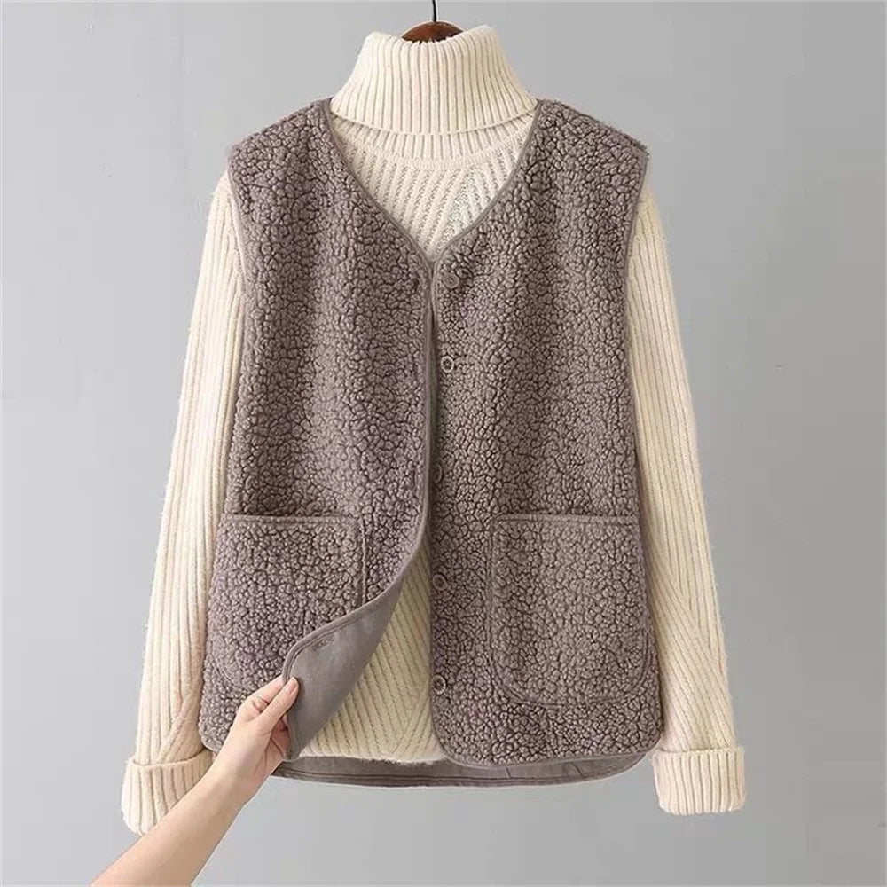Women's Classic Knitted Cardigan - Timeless Everyday Layer