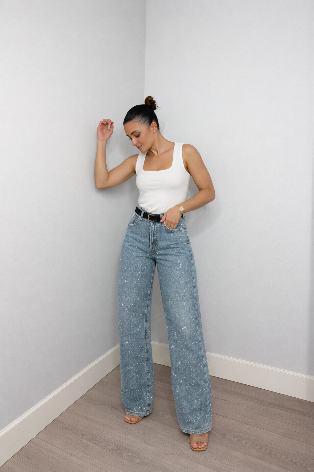 Women's High-Waisted Straight-Leg Jeans - Sparkle Detail