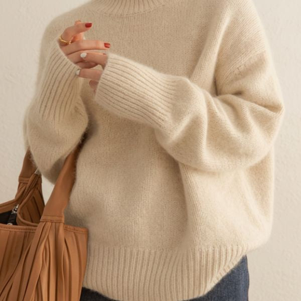 Women's Oversized Cashmere Blend Turtleneck Jumper – Soft Warm Knit
