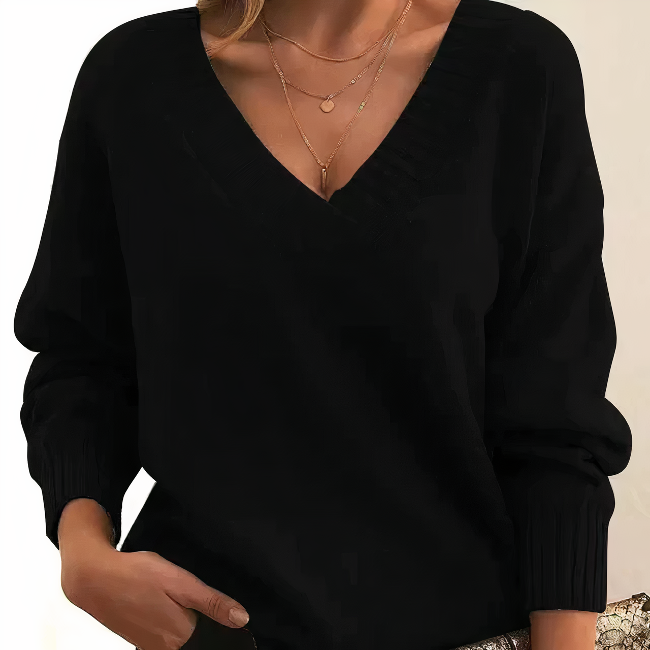 Women’s V-Neck Cashmere Blend Jumper – Relaxed Knit